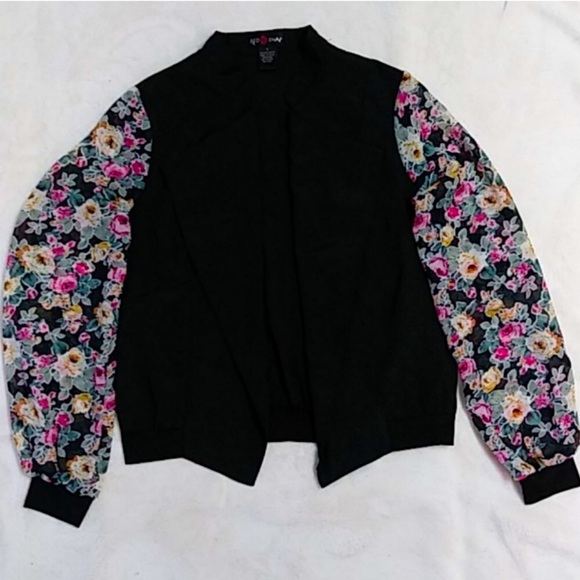 🎯Flower Cardigan (Adult)🎯 - Picture 3 of 7
